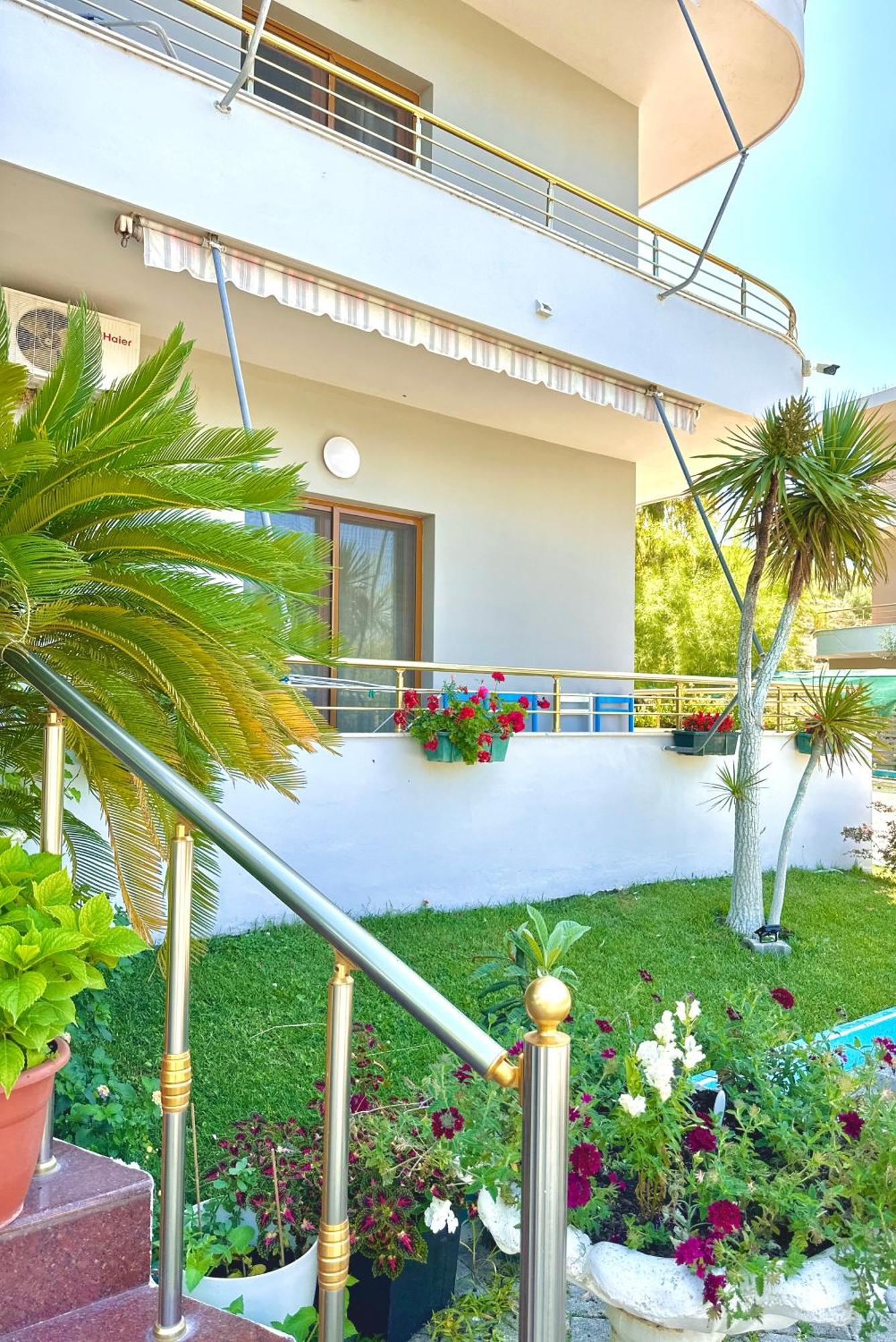 Hotel Denta Radhime Exterior photo