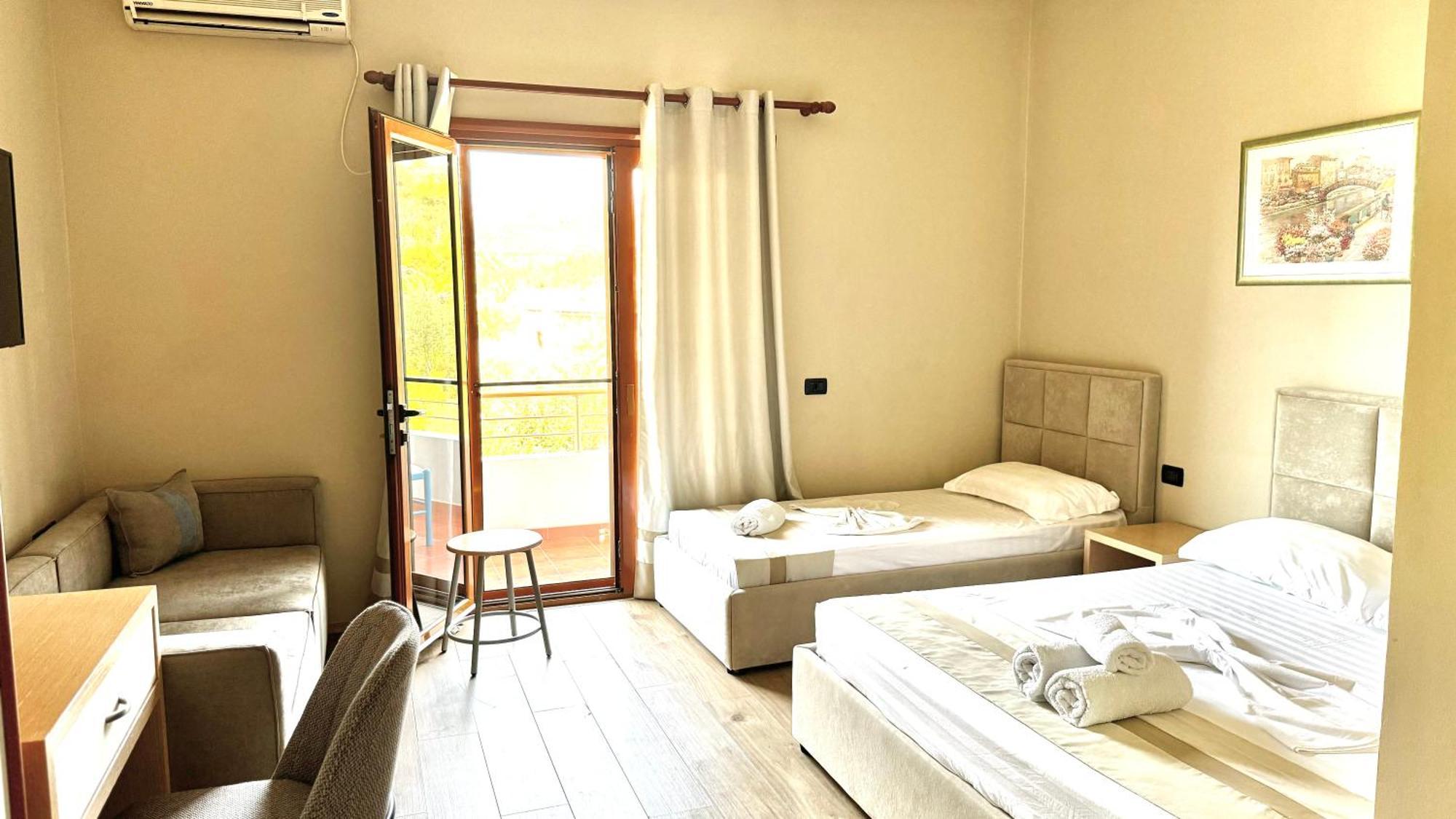 Hotel Denta Radhime Exterior photo