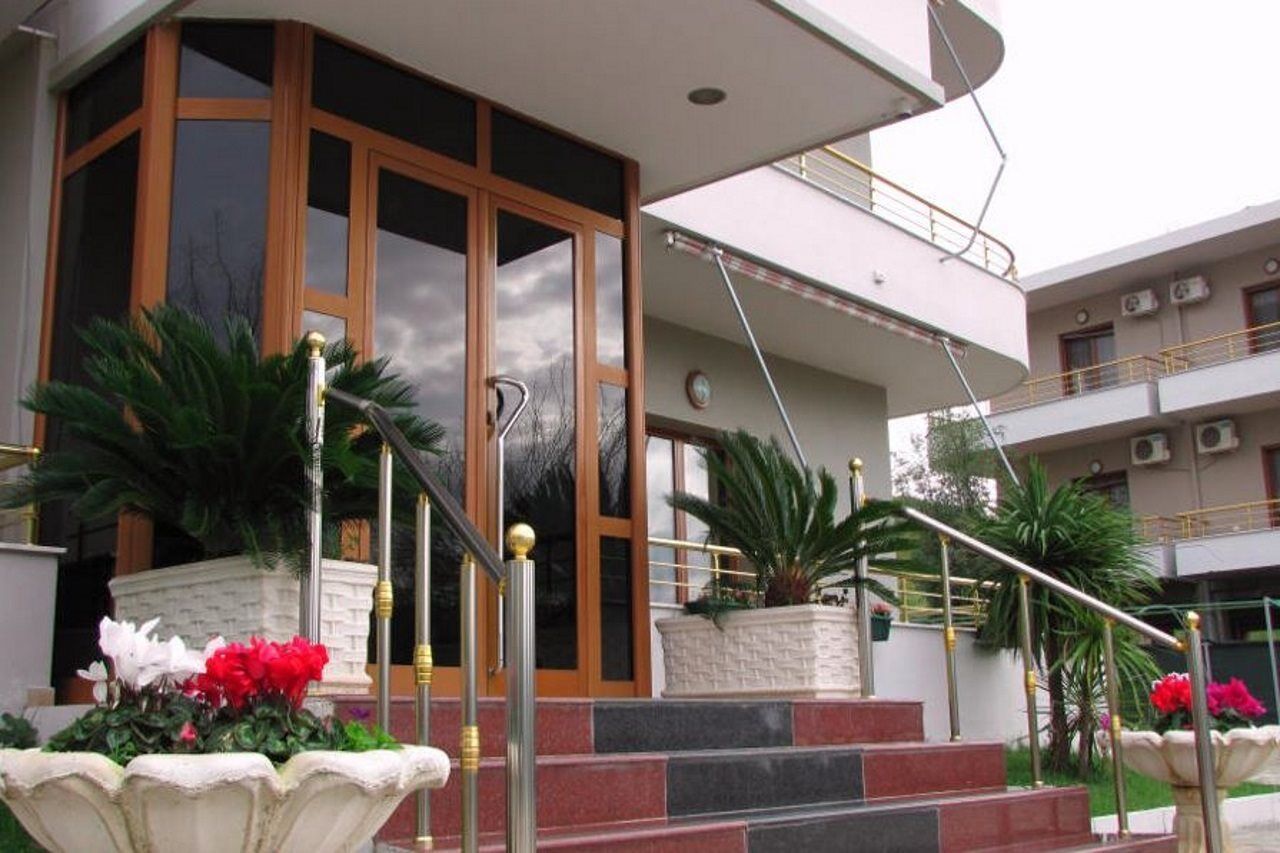 Hotel Denta Radhime Exterior photo